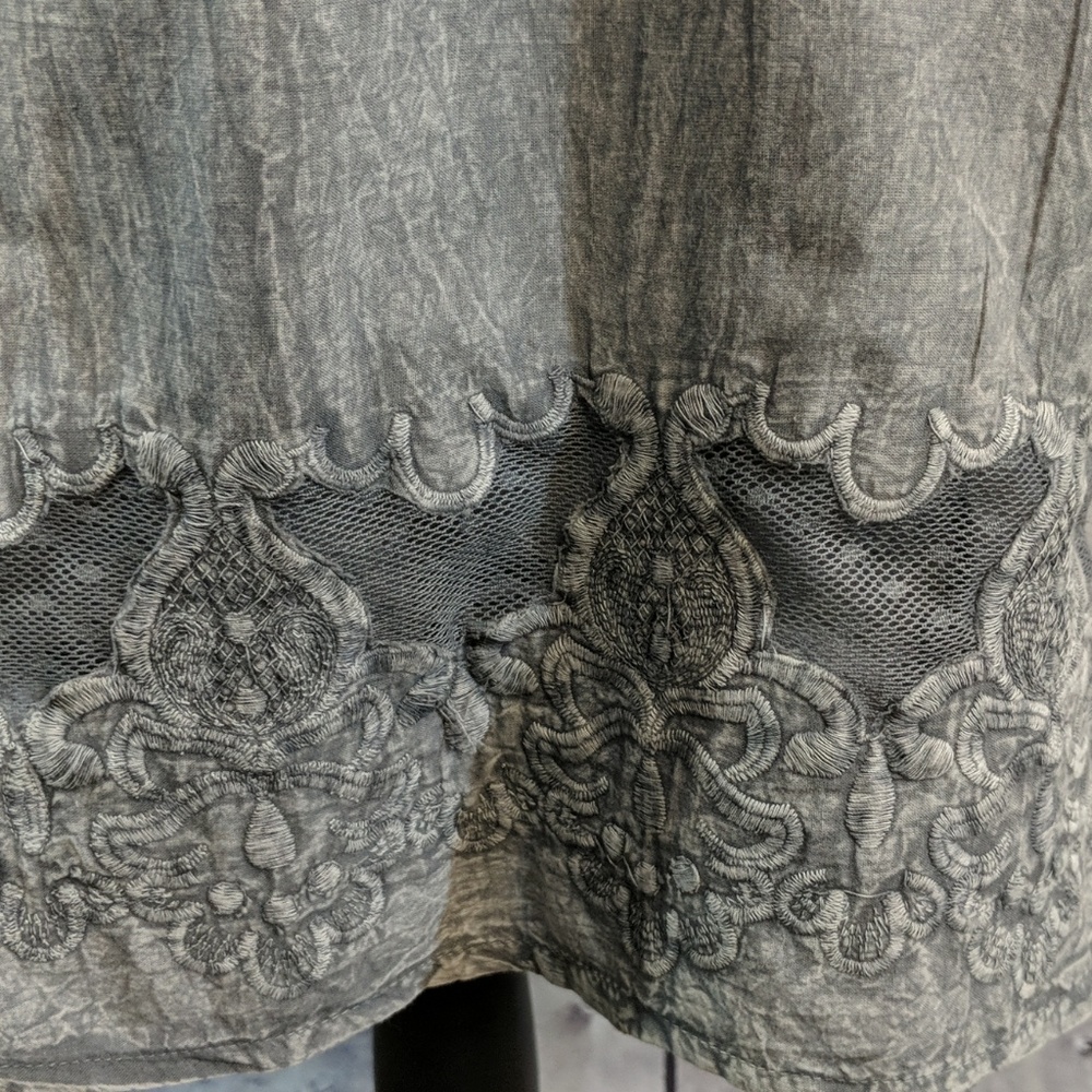 ROMEO + JULIET COUTURE Acid Wash Sundress - Picture 4 of 8